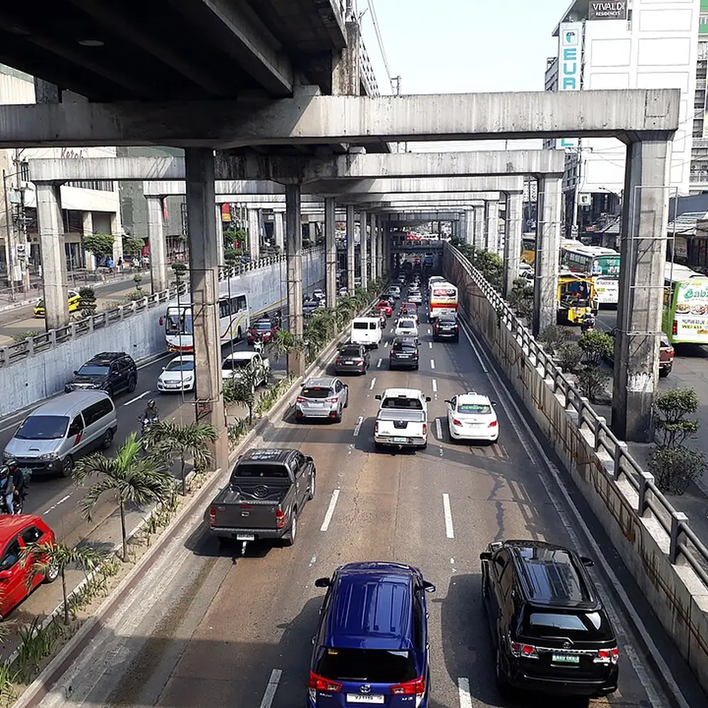 Light traffic at the Cubao-Aurora intersection